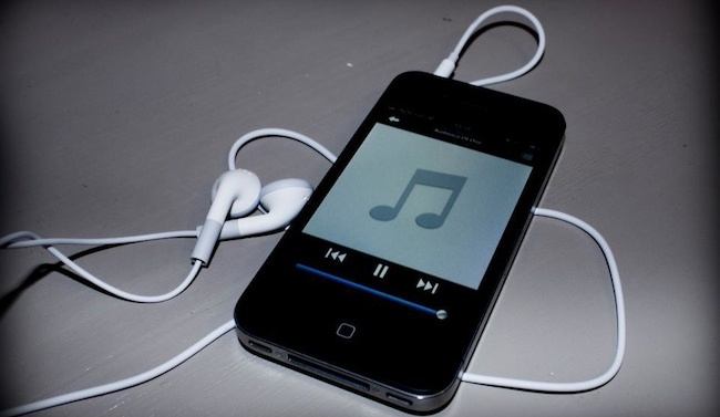 Как скинуть музыку на iphone